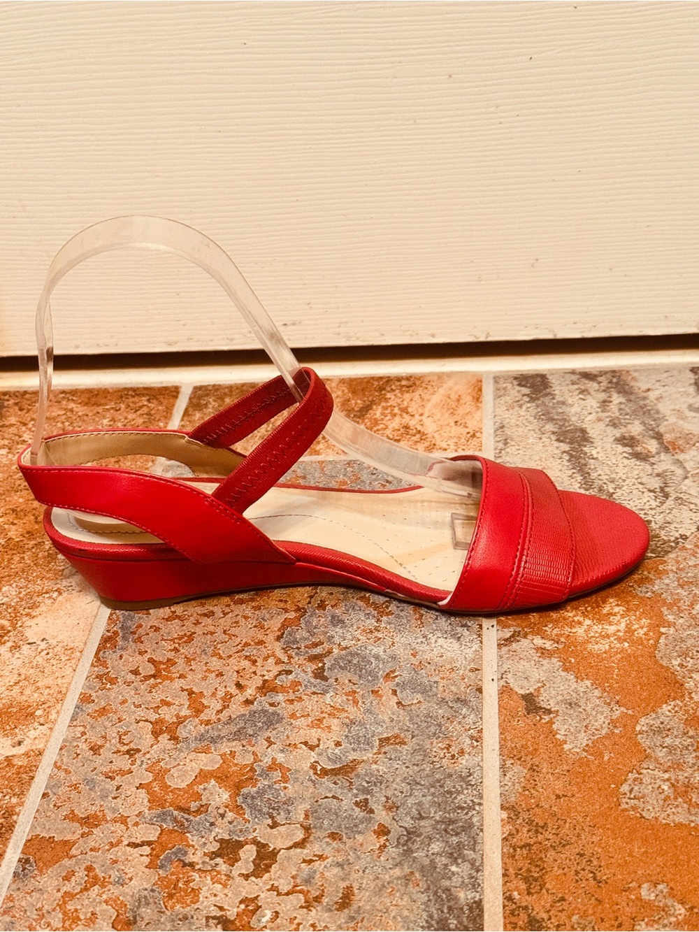 NWOB!! Lovely and Comfy Life Stride Red Women's Stretchy Wedge Sandals! - Picture 8 of 14